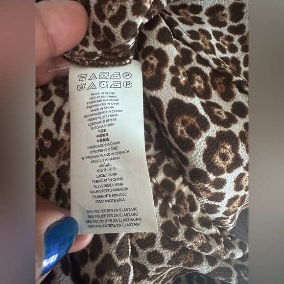 Michael Kors Cheetah-Print Ruffled Top peasant blouse off- shoulder Size Small - Picture 5 of 7